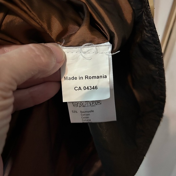 Black and Gold Floral Brocade Blazers & Suit Jackets - Picture 4 of 6